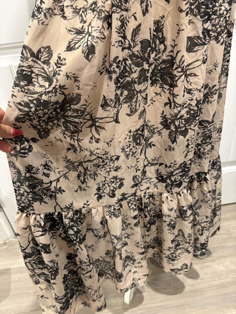 Kate and Lily Beige and Black Floral Maxi Dress with Smocked Waist Size 16W - Picture 9 of 14